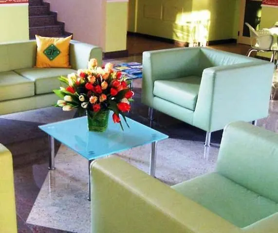 Accademia מלון דירות *